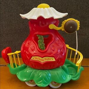 Strawberry Shortcake Big Berry Trolley